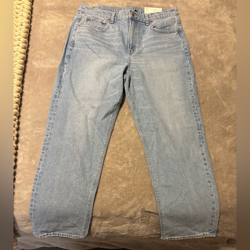 BRAND NEW w/tags
Super High-Rise Ankle Straight